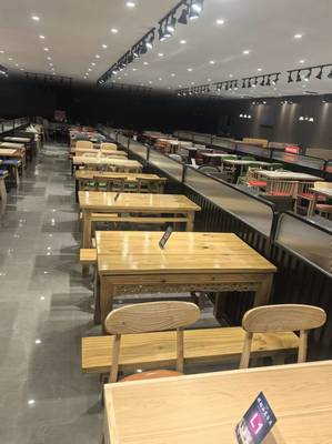 多元場(chǎng)景下的燒烤店成品展示策略 提升餐飲服務(wù)競(jìng)爭(zhēng)力的視覺藝術(shù)